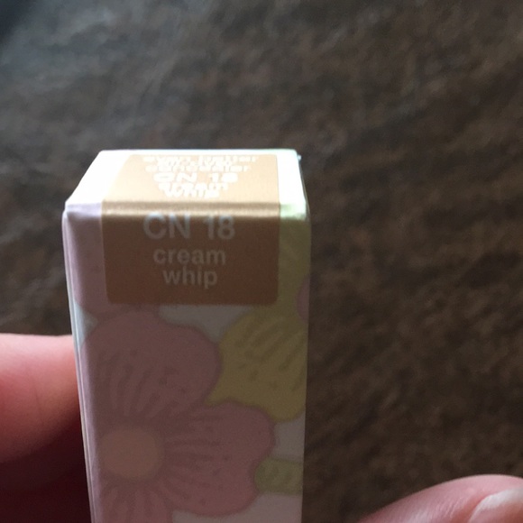 Clinique Even Better Concealer - Picture 2 of 2